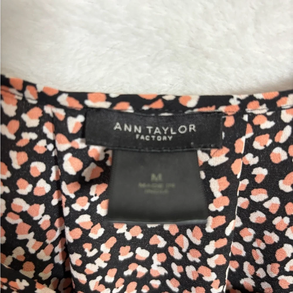 Ann Taylor Women's Peach and Black Patterned Keyhole Tie Top size Medium - Picture 2 of 12